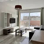 F6 1, Private One Small Double Bed Shared Bathroom In Shared Flat ホームステイ *