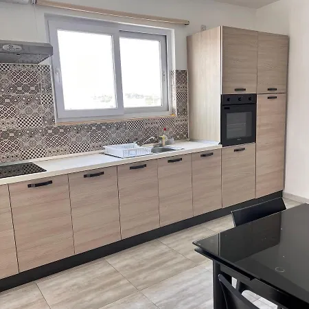 F6 1, Private One Small Double Bed Shared Bathroom In Shared Flat Séjour chez l'habitant