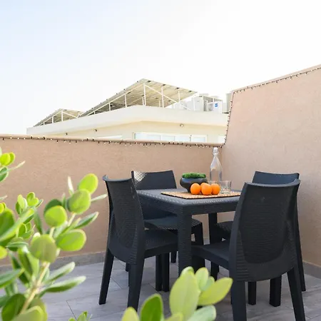 Séjour chez l'habitant F6 1, Private One Small Double Bed Shared Bathroom In Shared Flat *