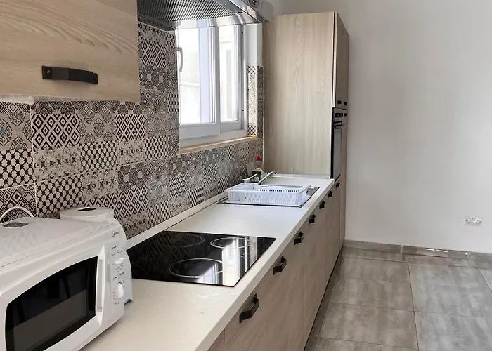 F6 1, Private One Small Double Bed Shared Bathroom In Shared Flat Habitación en casa particular Msida