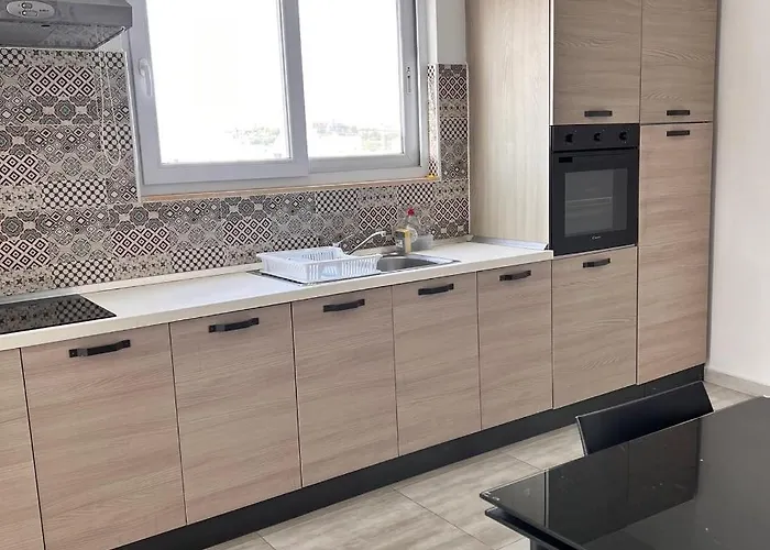 F6 1, Private One Small Double Bed Shared Bathroom In Shared Flat Privatunterkunft