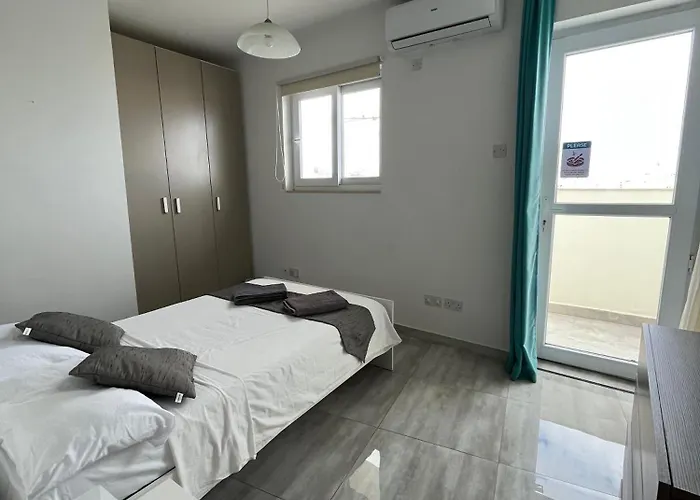 Habitación en casa particular F6 1, Private One Small Double Bed Shared Bathroom In Shared Flat